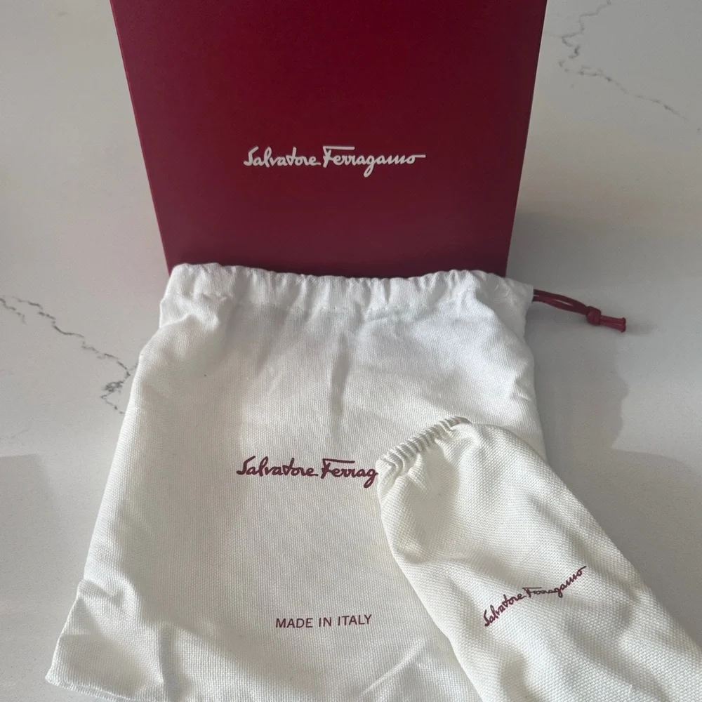 Salvatore Ferragamo Black Belt with Silver Logo Buckle - Picture 3 of 4